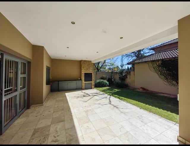 4 BEDROOM CLUSTER FOR SALE IN BAILEY'S MUCKLENEUK